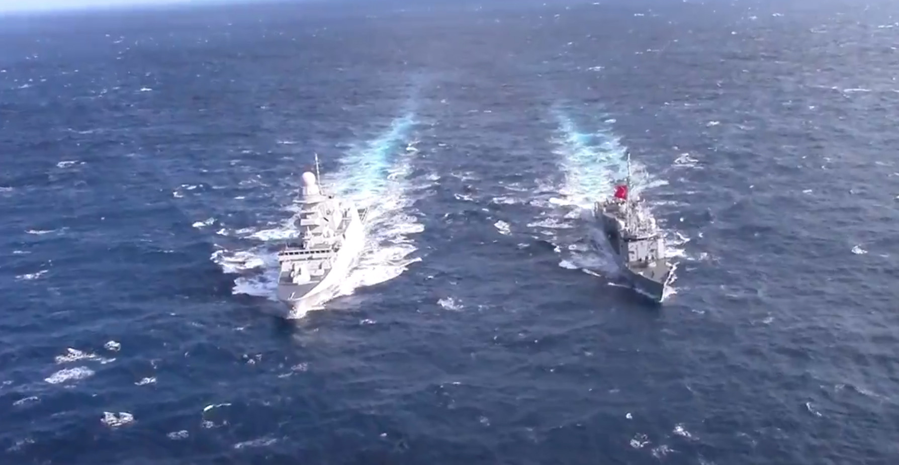 Σε διπλο «ταμπλό» η Ιταλία: Κοινές ναυτικές ασκήσεις με την Τουρκία [Βίντεο]