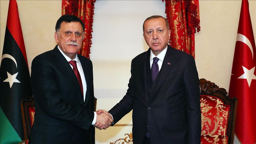 Νέα συνάντηση Ερντογάν – Σάρατζ υπό τη «σκιά» Χαφτάρ