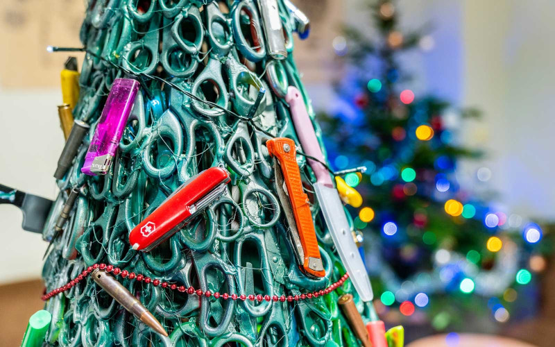 Ένα χριστουγεννιάτικο δέντρο… διαφορετικό από τα άλλα [ΒΙΝΤΕΟ]