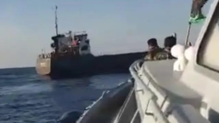 Οι δυνάμεις του Χάφταρ κατέλαβαν πλοίο με Τούρκους ναυτικούς