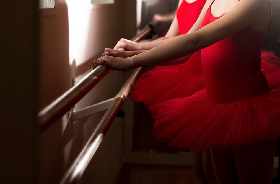Κρατική Σχολή Χορού: Eλλείψει  καθηγητών, κάνουν μάθημα οι φοιτητές