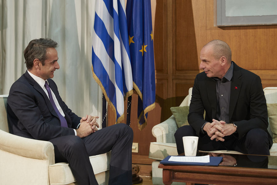 Συναντήσεις Μητσοτάκη με πολιτικούς αρχηγούς: Τι δήλωσαν Βελόπουλος, Βαρουφάκης