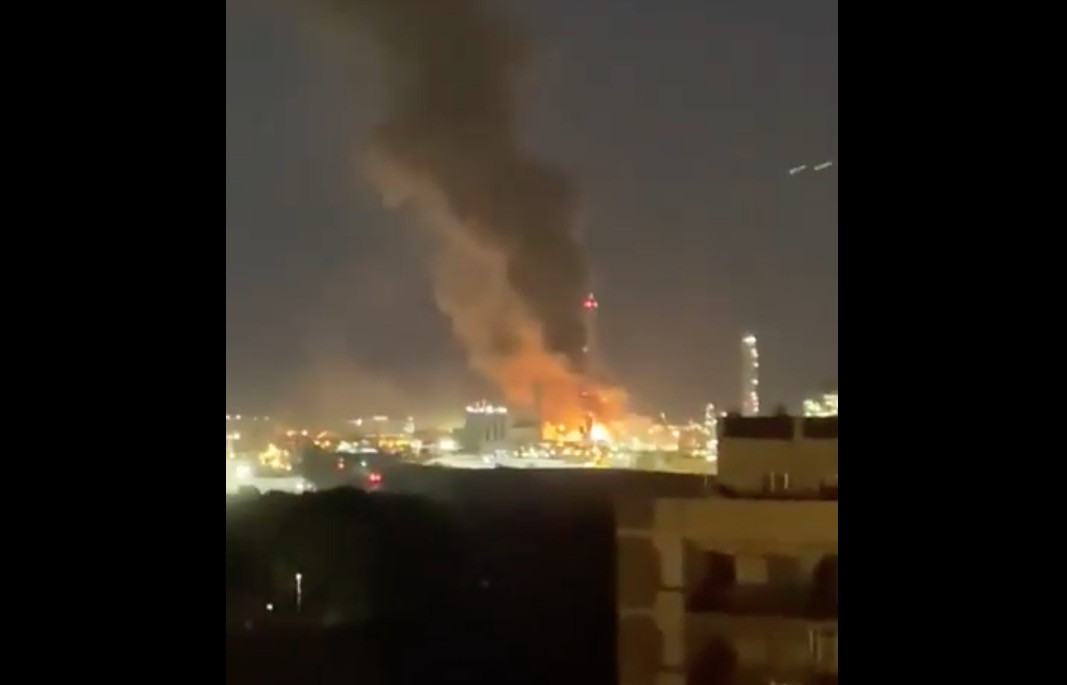 Ισπανία: Έκρηξη και πυρκαγιά σε πετροχημικό συγκρότημα [Βίντεο]
