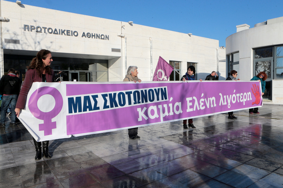 Δολοφονία Ελένης Τοπαλούδη: Προκλήσεις από κατηγορούμενους και συνηγόρους, εντός και εκτός δικαστικής αίθουσας