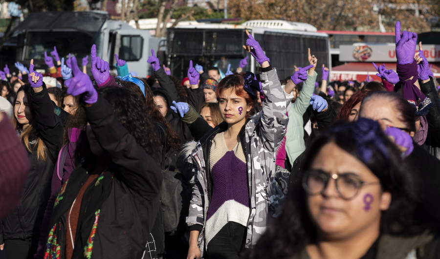 «Παντρέψου τον βιαστή σου»: Νομοσχέδιο στην Τουρκία προκαλεί οργή