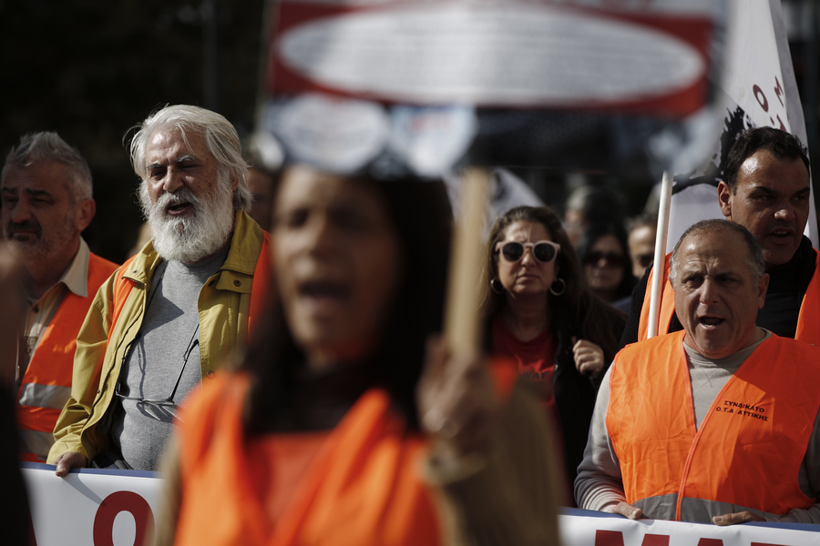 Με απεργία απαντά η ΑΔΕΔΥ στο νέο ασφαλιστικό νομοσχέδιο