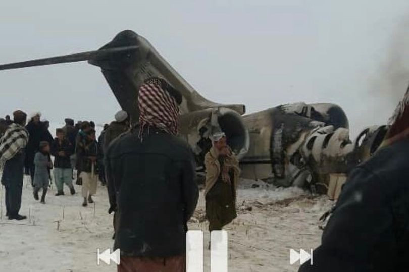 Οι Ταλιμπάν υποστηρίζουν ότι έριξαν αεροσκάφος του αμερικανικού στρατού με 83 επιβαίνοντες