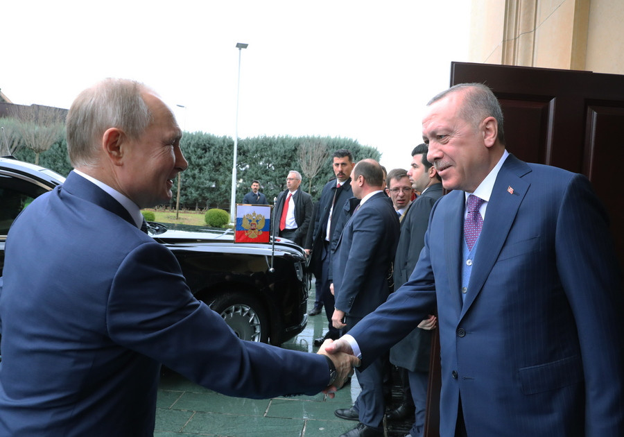 «Ανταλλαγή» Ιντλίμπ με Κριμαία «προτείνει» στη Ρωσία ο Ερντογάν