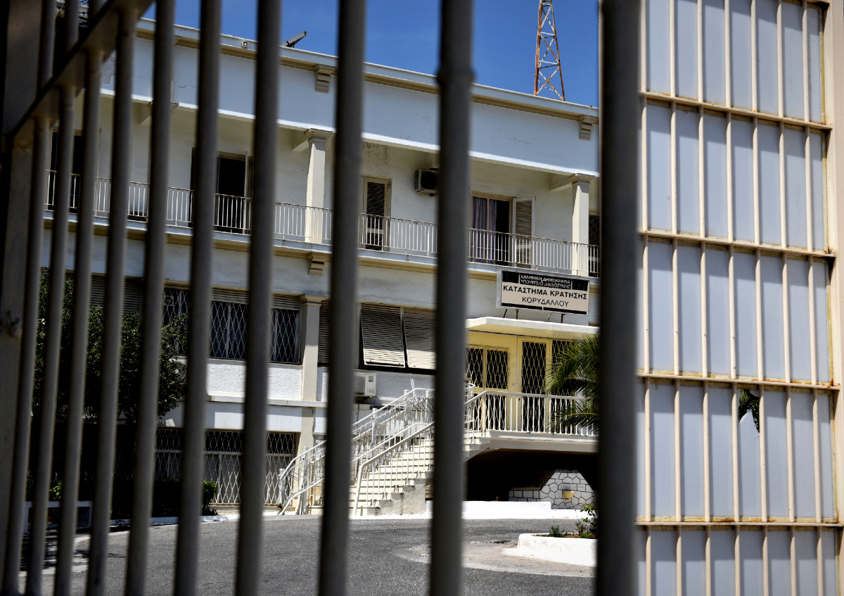 Η κυβέρνηση στρώνει τον δρόμο στις ιδιωτικές φυλακές