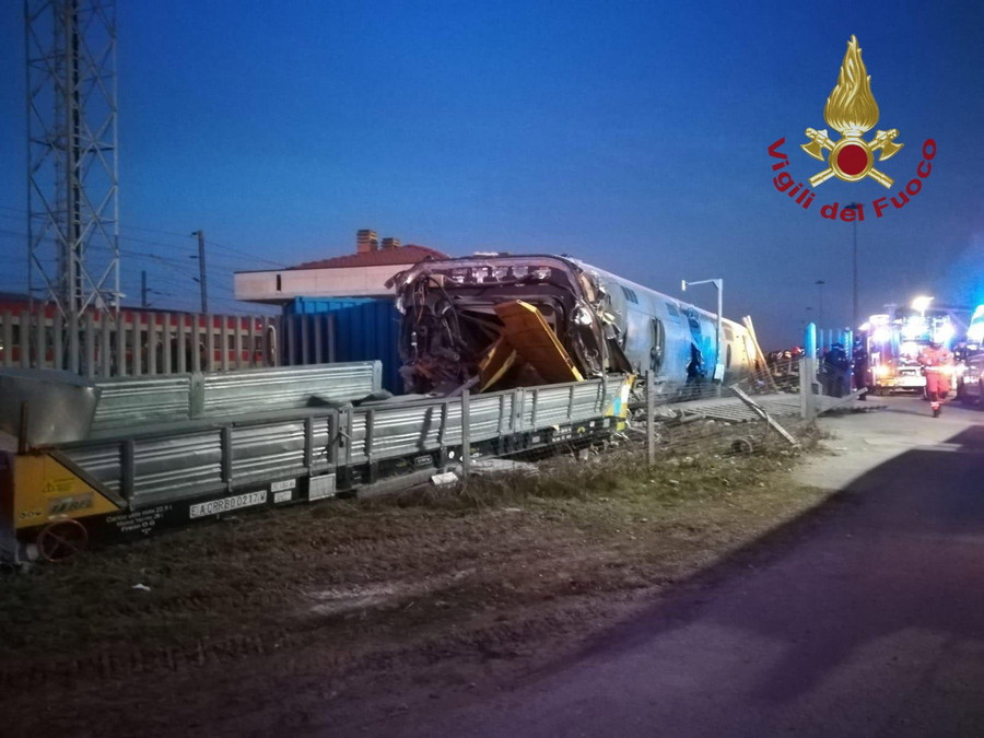 Ιταλία: Εκτροχιασμός τρένου με νεκρούς [Βίντεο]