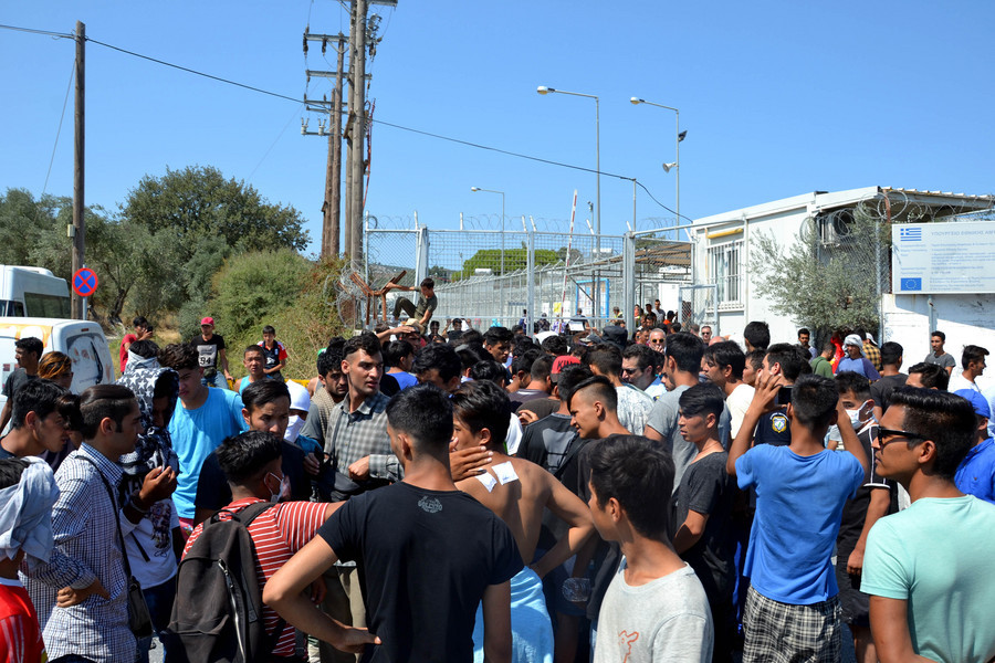 Ύπατη Αρμοστεία ΟΗΕ για τους πρόσφυγες προς κυβέρνηση: «Αποσυμφορήστε άμεσα τα νησιά»