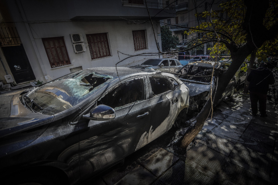 Ανάληψη ευθύνης για τα καμένα αυτοκίνητα: «Μήνυμα στην κυβέρνηση τα φλεγόμενα πολυτελή οχήματα μήνυμα»