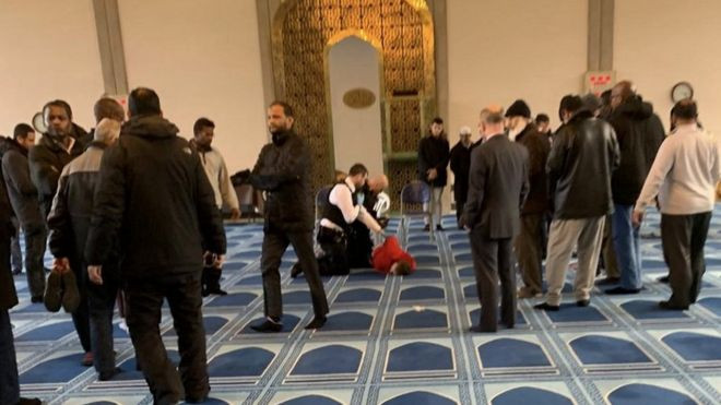 Μαχαίρωσαν μουεζίνη σε τζαμί στο Λονδίνο