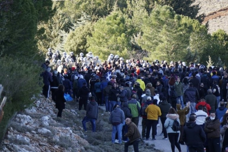 Απρόκλητη επίθεση των ΜΑΤ σε συγκεντρωμένους κατοίκους στη Χίο [Βίντεο]