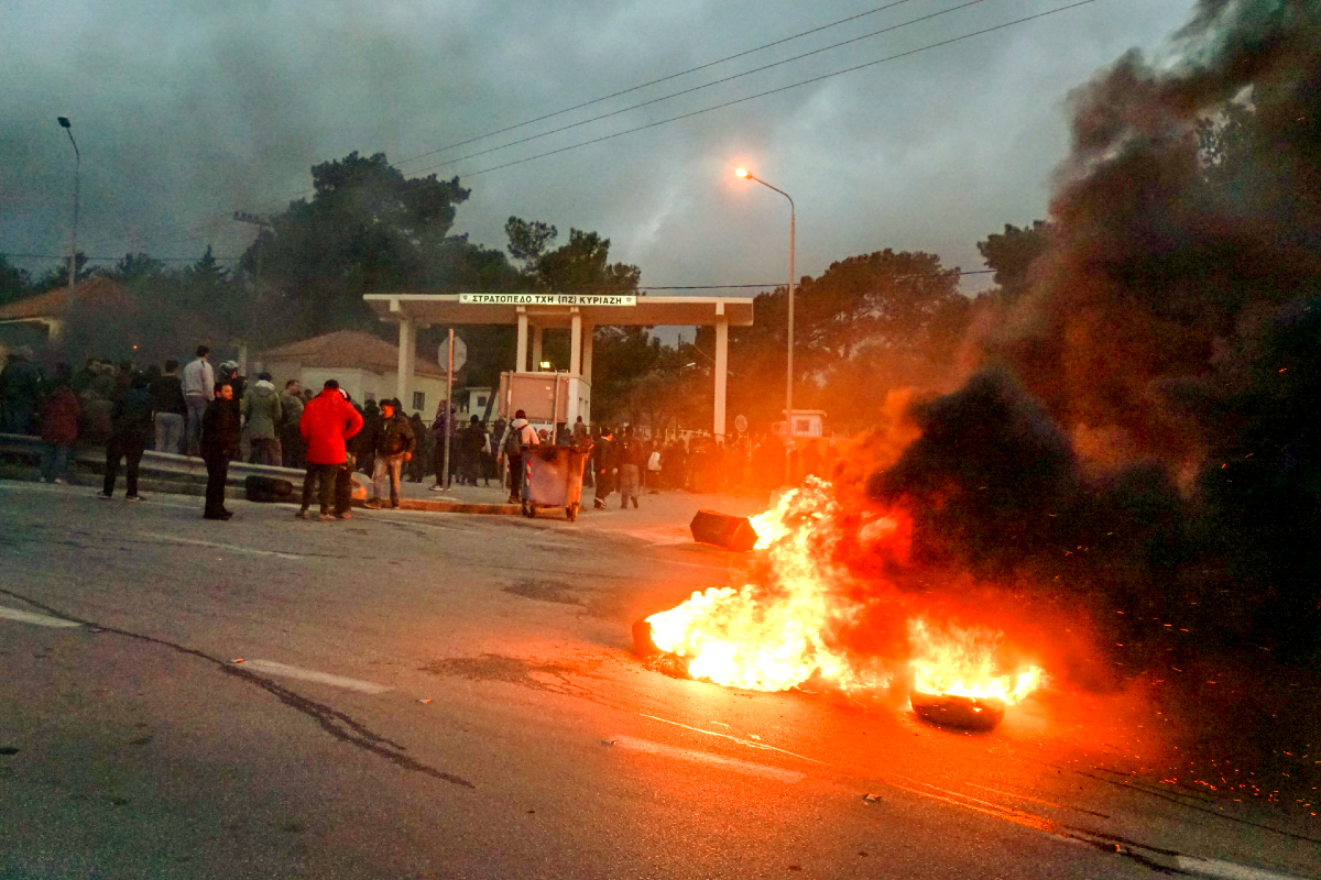 Υπό «πολιορκία» το στρατόπεδο Παγανή στη Λέσβο