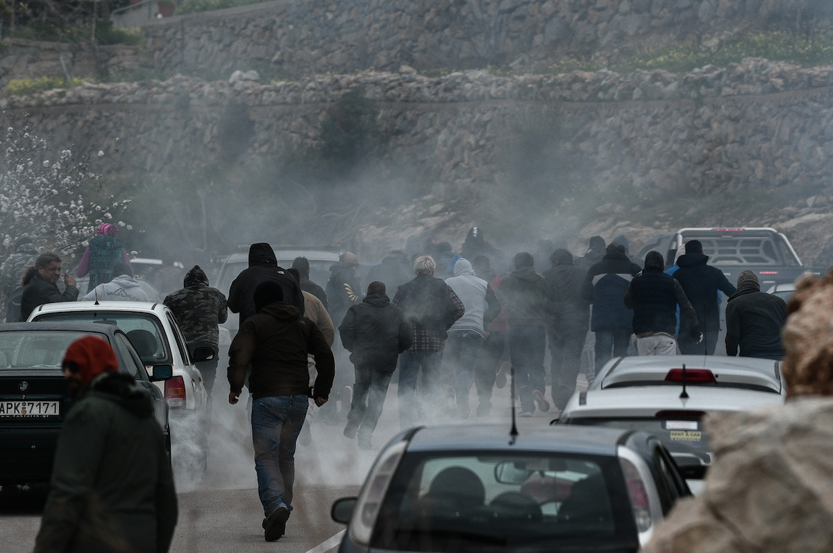 Χίος – Λέσβος: 21 συλλήψεις για τις επιθέσεις κατά των ΜΑΤ