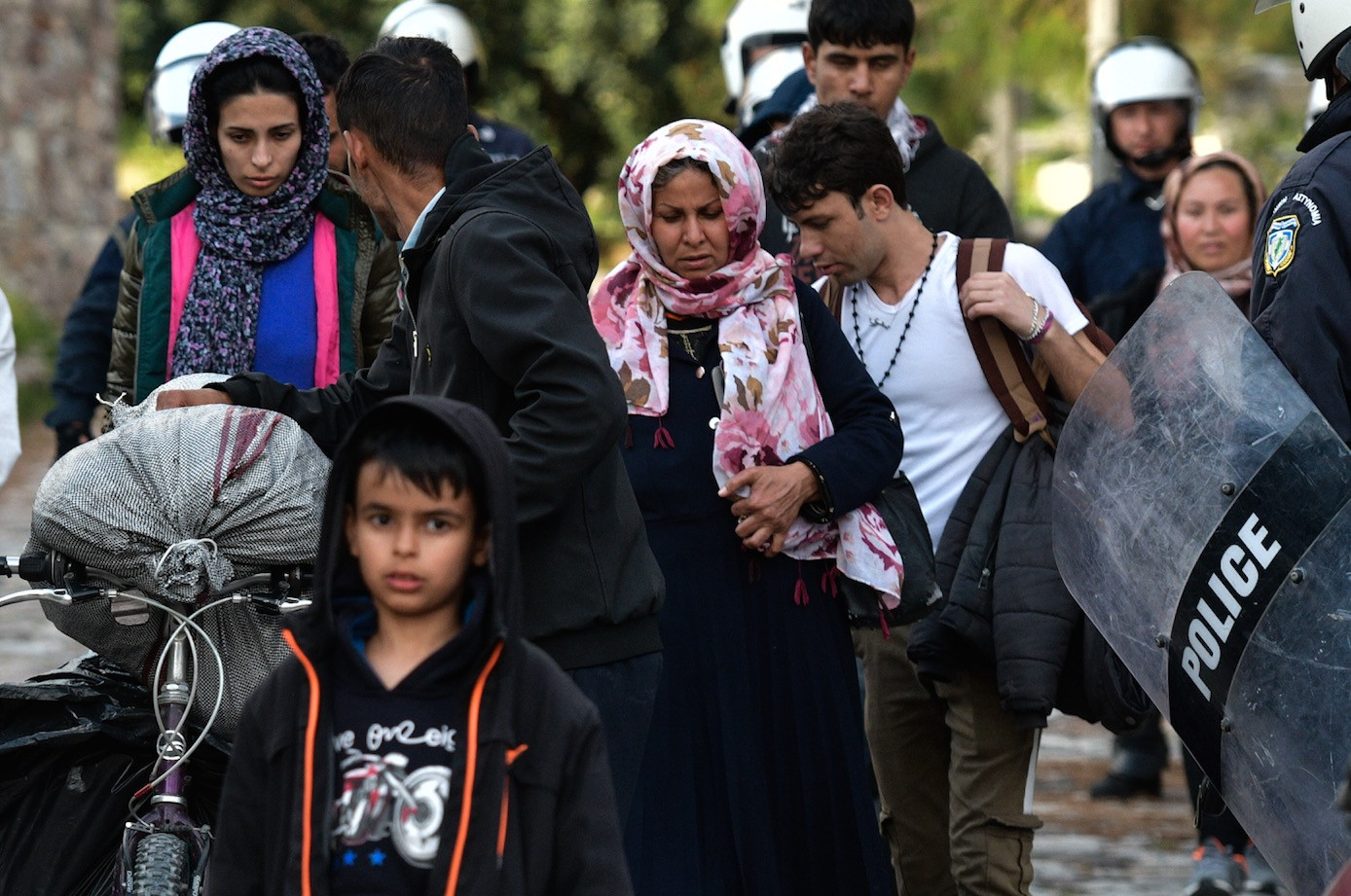 Νέα αναστάτωση στη Λέσβο μετά τις πληροφορίες για μεταφορά μεταναστών στην ηπειρωτική Ελλάδα