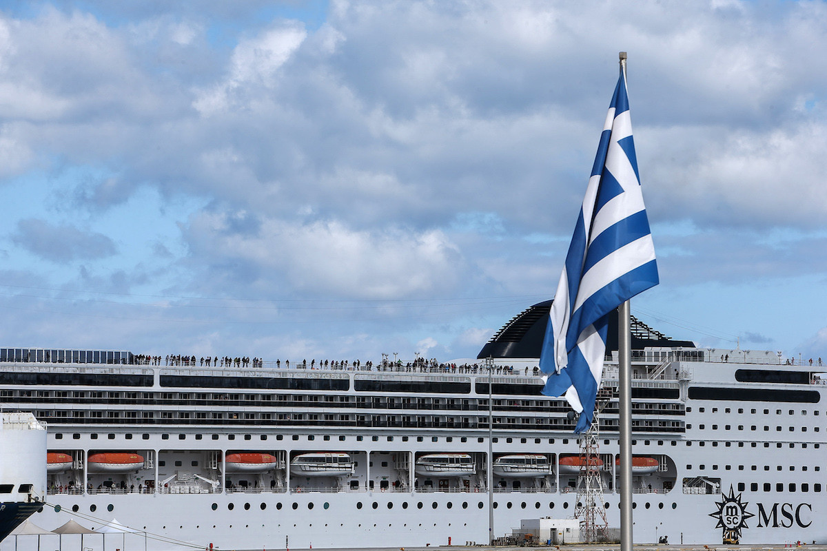 Η Μενδώνη ξενάγησε κρουαζιερόπλοιο που τέθηκε σε καραντίνα – Τι απαντά το υπουργείο Πολιτισμού