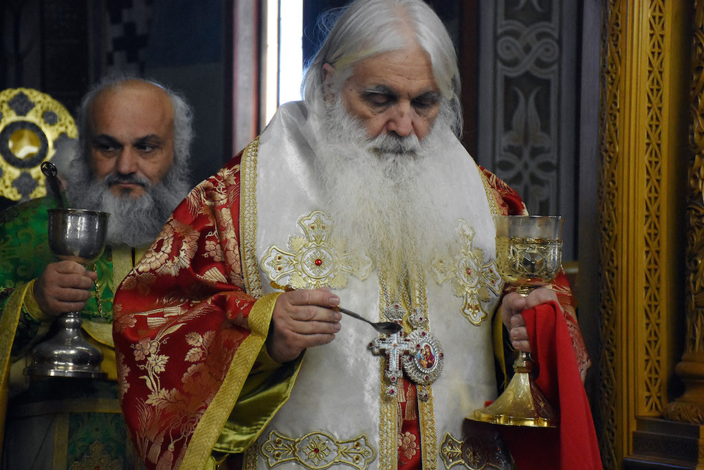 Το Reuters αναμετάδωσε τις απόψεις της Ιεράς Συνόδου για τη μετάληψη και τον κοροναϊό