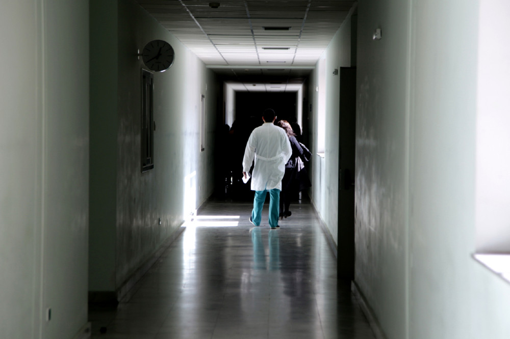 Συναγερμός στο Ιπποκράτειο μετά από κρούσμα σε γιατρό – Σε καραντίνα 21 εργαζόμενοι