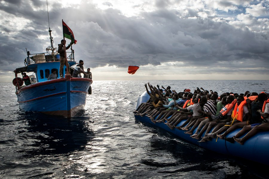 Η κυβέρνηση συμφώνησε με ΕΕ να μεταφέρονται οι πρόσφυγες από τη Λιβύη σε ελληνικό λιμάνι