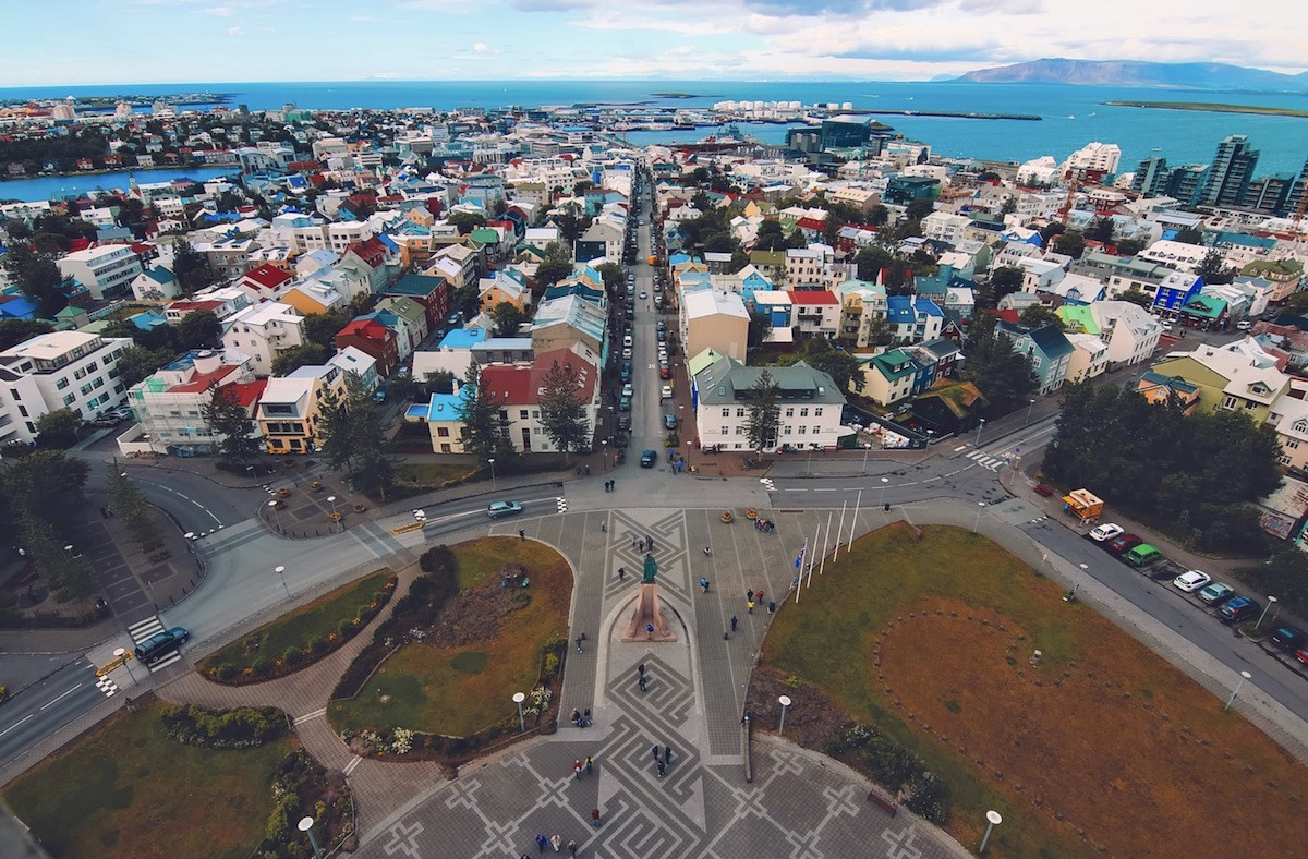 Η Ισλανδία με μαζικά, εθελοντικά τεστ απέτρεψε το lockdown