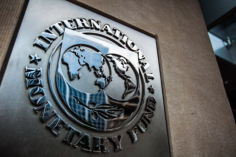 Εκτίναξη του ελληνικού χρέους βλέπει το ΔΝΤ
