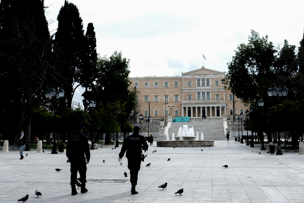 Τριπλό «χτύπημα» οίκων αξιολόγησης στην ελληνική οικονομία