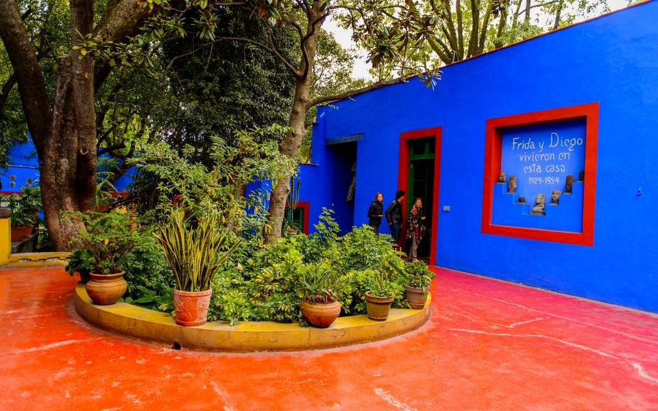 Online περιήγηση στην Casa Azul, το σπίτι της Φρίντα Κάλο