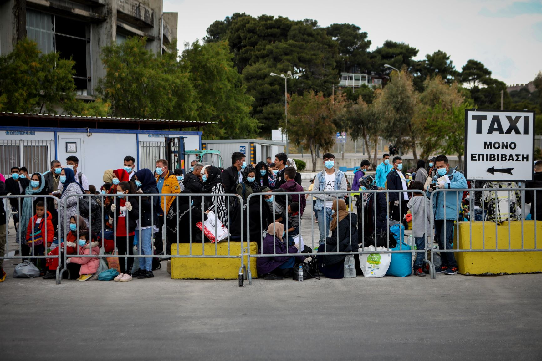 ΣΥΡΙΖΑ: Με φωτογραφική Σύμβαση η μεταφορά των προσφύγων από τα νησιά