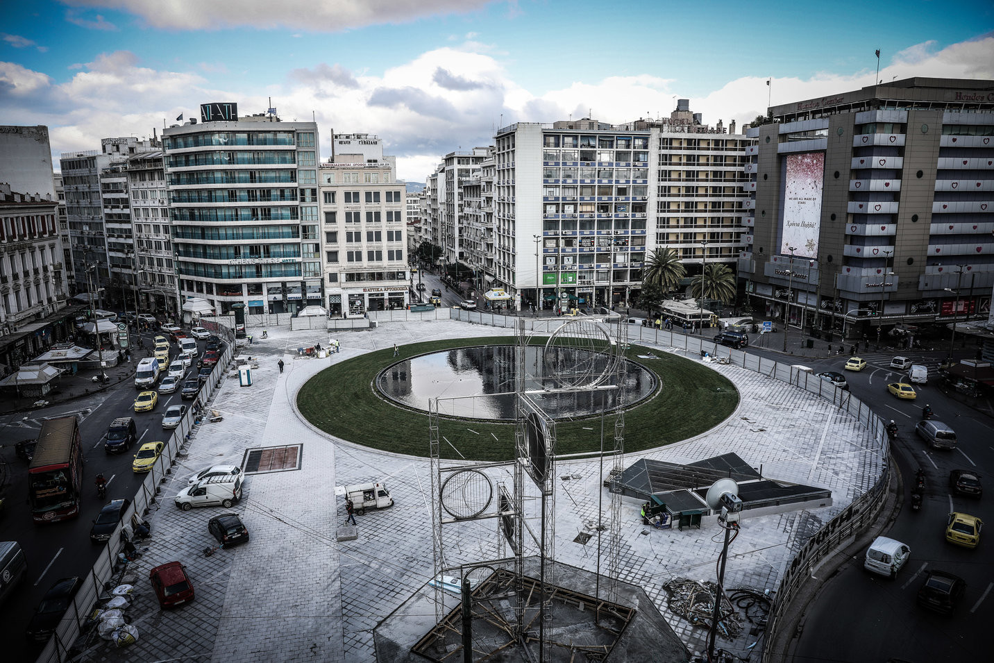 Αποσύρεται ενώπιον των αντιδράσεων η ρύθμιση για δημιουργία ξενοδοχείων – μαμούθ στο κέντρο της Αθήνας