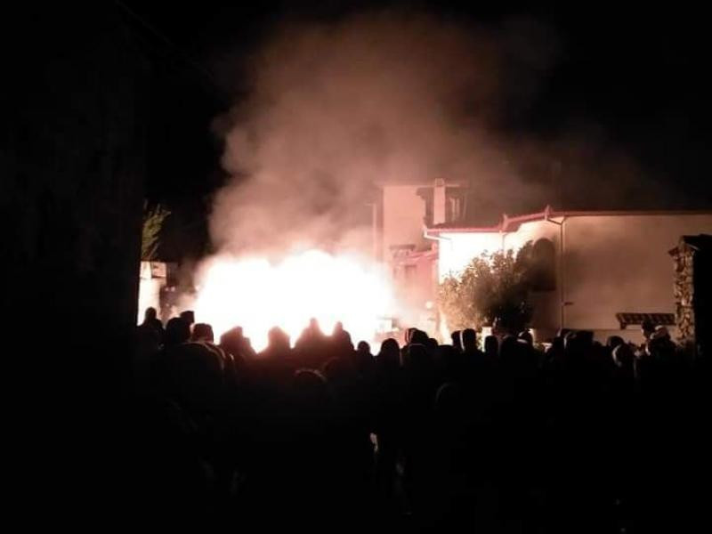 Έβαλαν φωτιά σε ξενοδοχείο που θα φιλοξενούσε πρόσφυγες στην Πέλλα