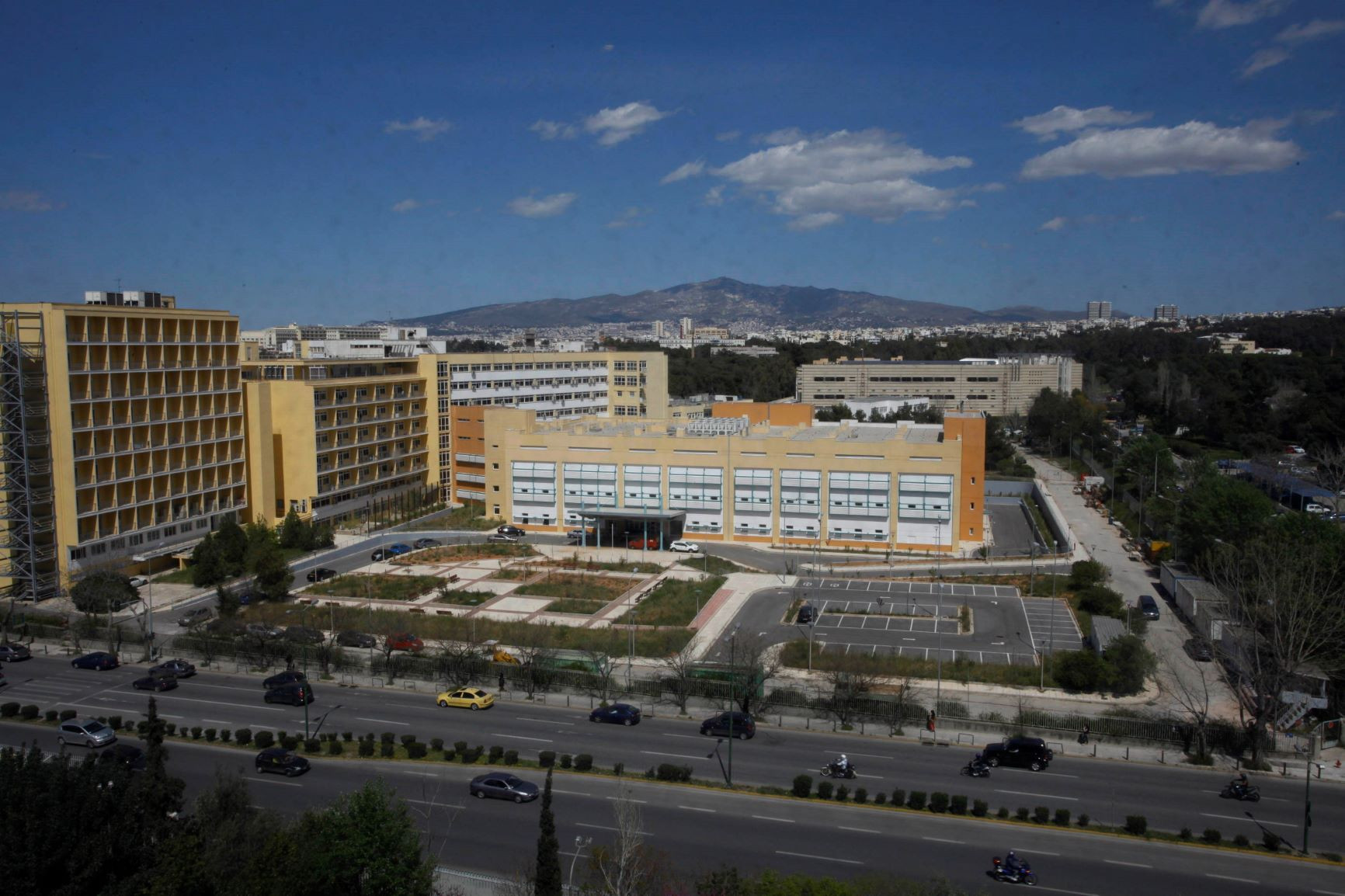 Κοροναϊός: Έντεκα κρούσματα στο 401 Στρατιωτικό Νοσοκομείο – Οι 10 νοσηλευτές