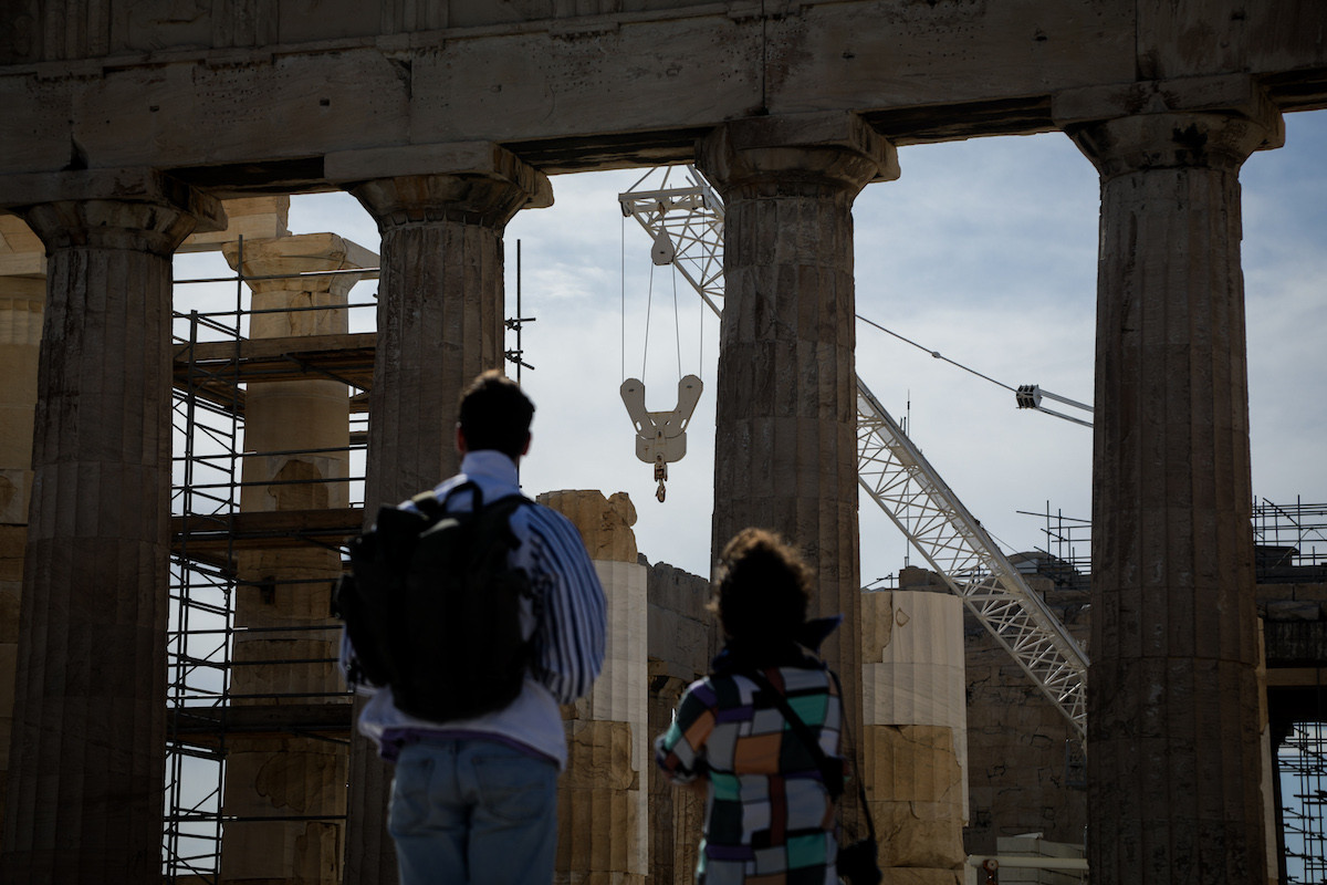 Τι λένε οι Έλληνες για το «άνοιγμα» του τουρισμού