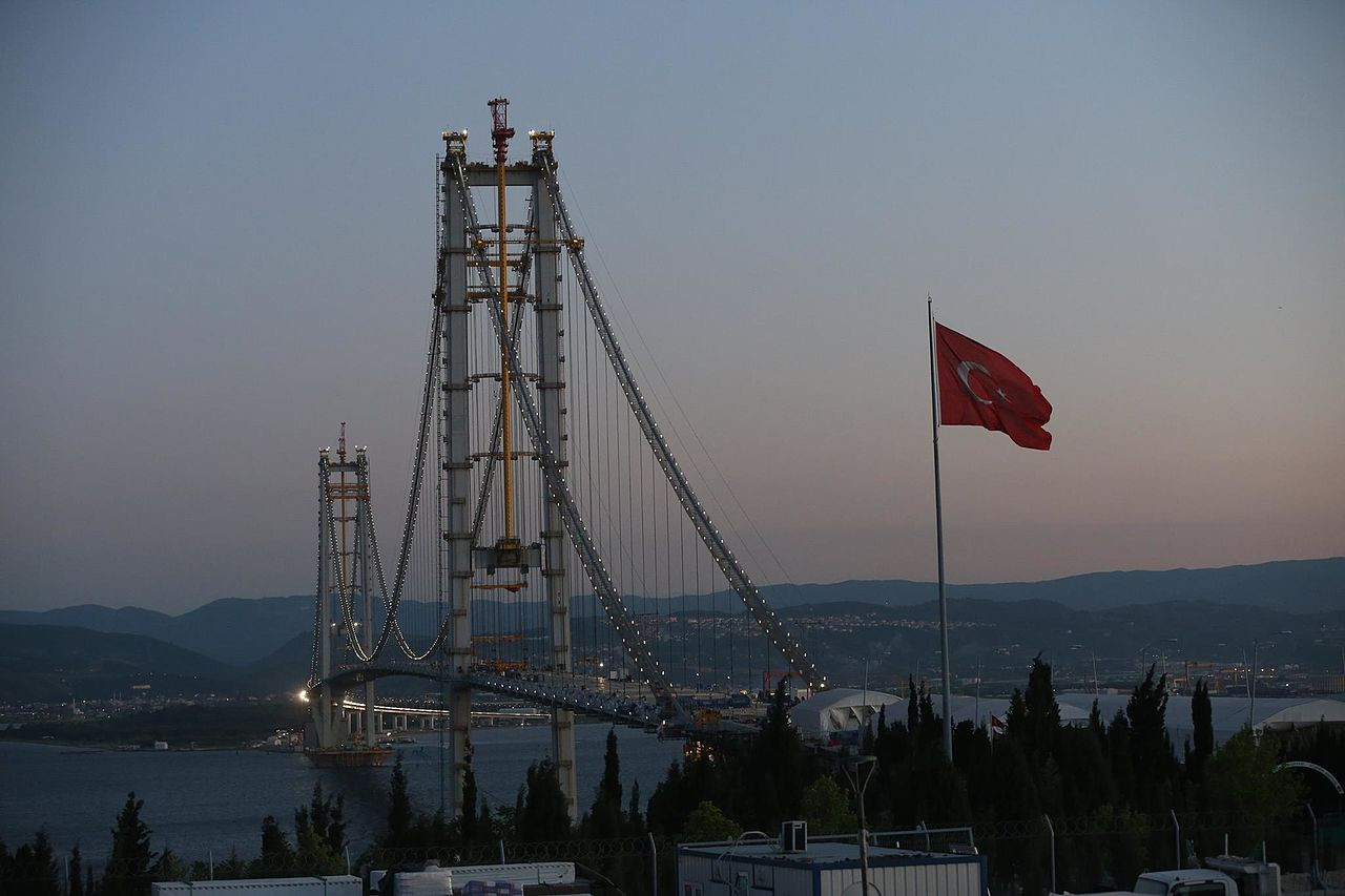 Στο ναδίρ η τουρκική λίρα: «Μόνη λύση το ΔΝΤ», λένε Τούρκοι οικονομολόγοι