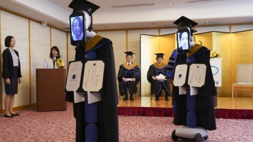 Το είδαμε κι αυτό: Εικονική αποφοίτηση σε πανεπιστήμιο με χρήση ρομπότ [ΒΙΝΤΕΟ]