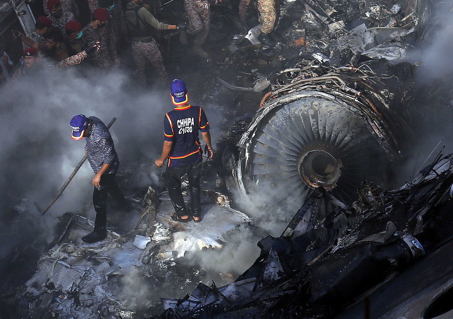 Πακιστάν: Τουλάχιστον 97 νεκροί από την αεροπορική τραγωδία