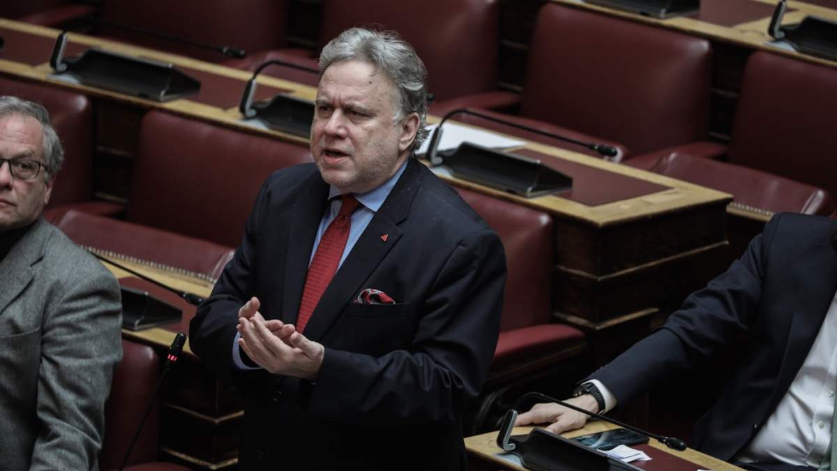 Κατρούγκαλος: Να κατατεθούν στη Βουλή τα δύο διαβήματα προς την Τουρκία