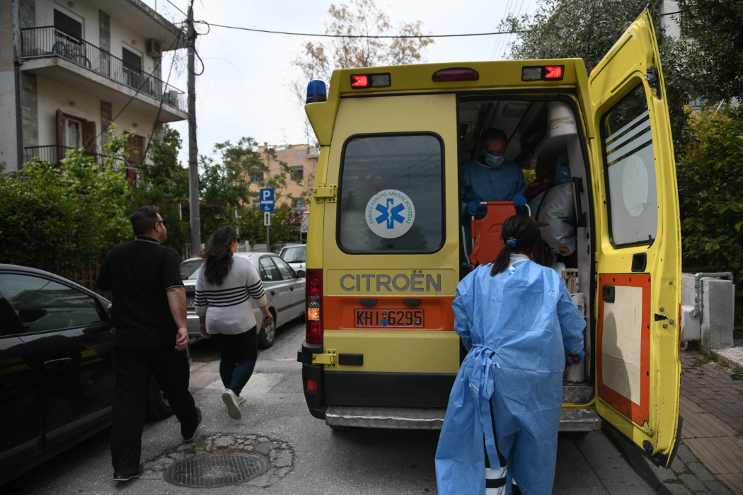 Έπεσε στον ακάλυπτο και σκοτώθηκε