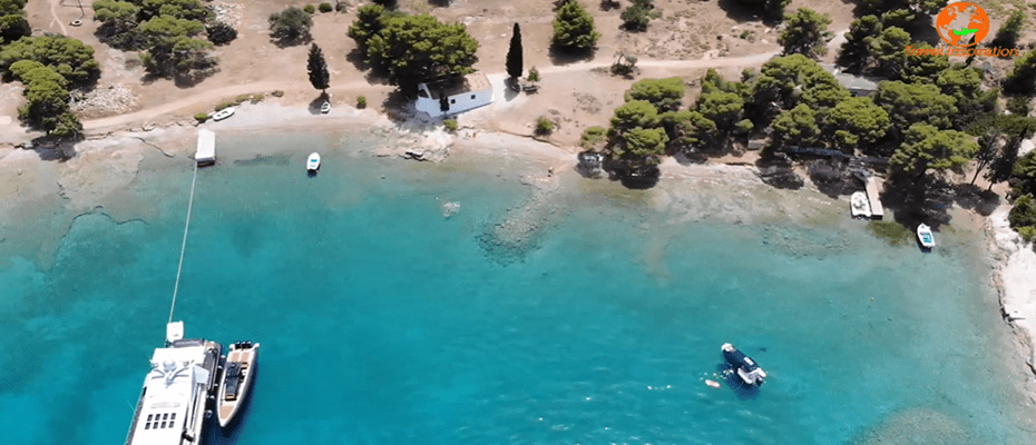 Ταξίδι στην παραλία «διαμάντι» των Σπετσών [ΒΙΝΤΕΟ]