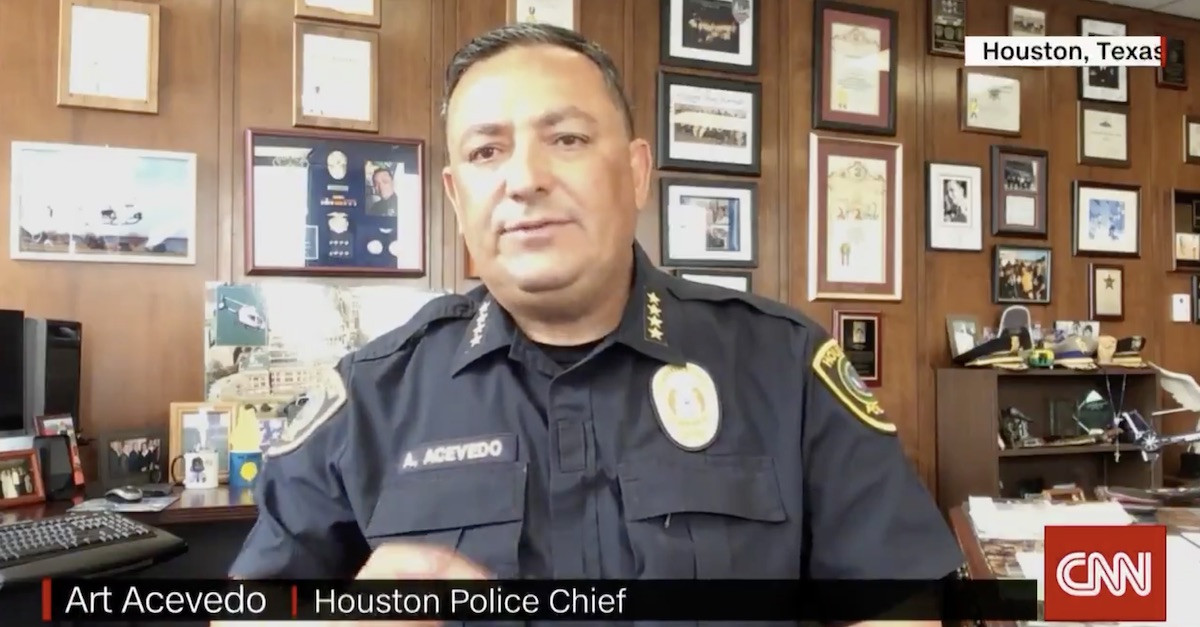 Αρχηγός Αστυνομίας Χιούστον σε Τραμπ: Κλείσε το στόμα σου