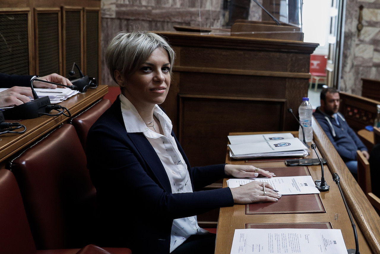 Ατόπημα της Σ. Νικολάου στη Βουλή: Αποκάλεσε «Τούρκο», μειονοτικό βουλευτή της Θράκης