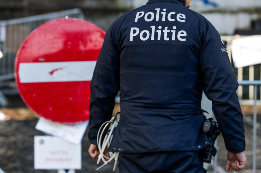 Βέλγιο: Υπο έρευνα αστυνομικοί, που πέρασαν χειροπέδες σε παιδιά 11 και 13 ετών