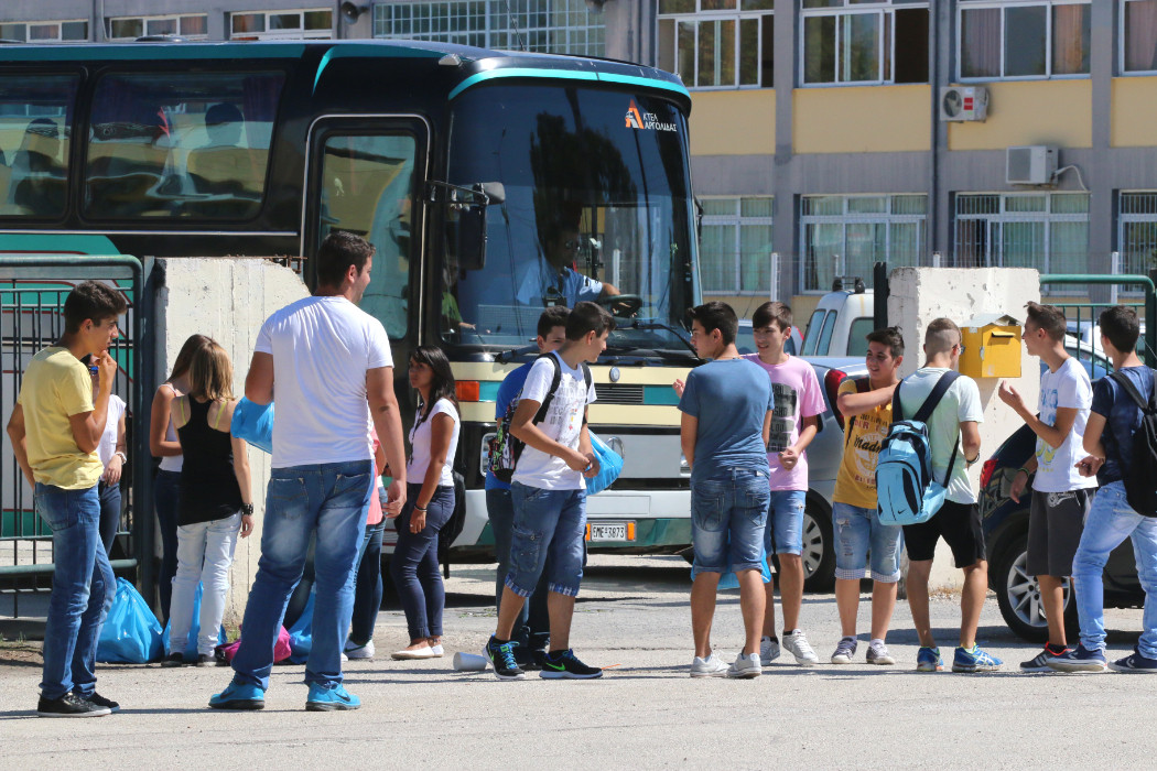 Γονείς στο Tvxs.gr: Η κυβέρνηση μας αναγκάζει να πληρώσουμε για εκδρομές που ματαιώθηκαν