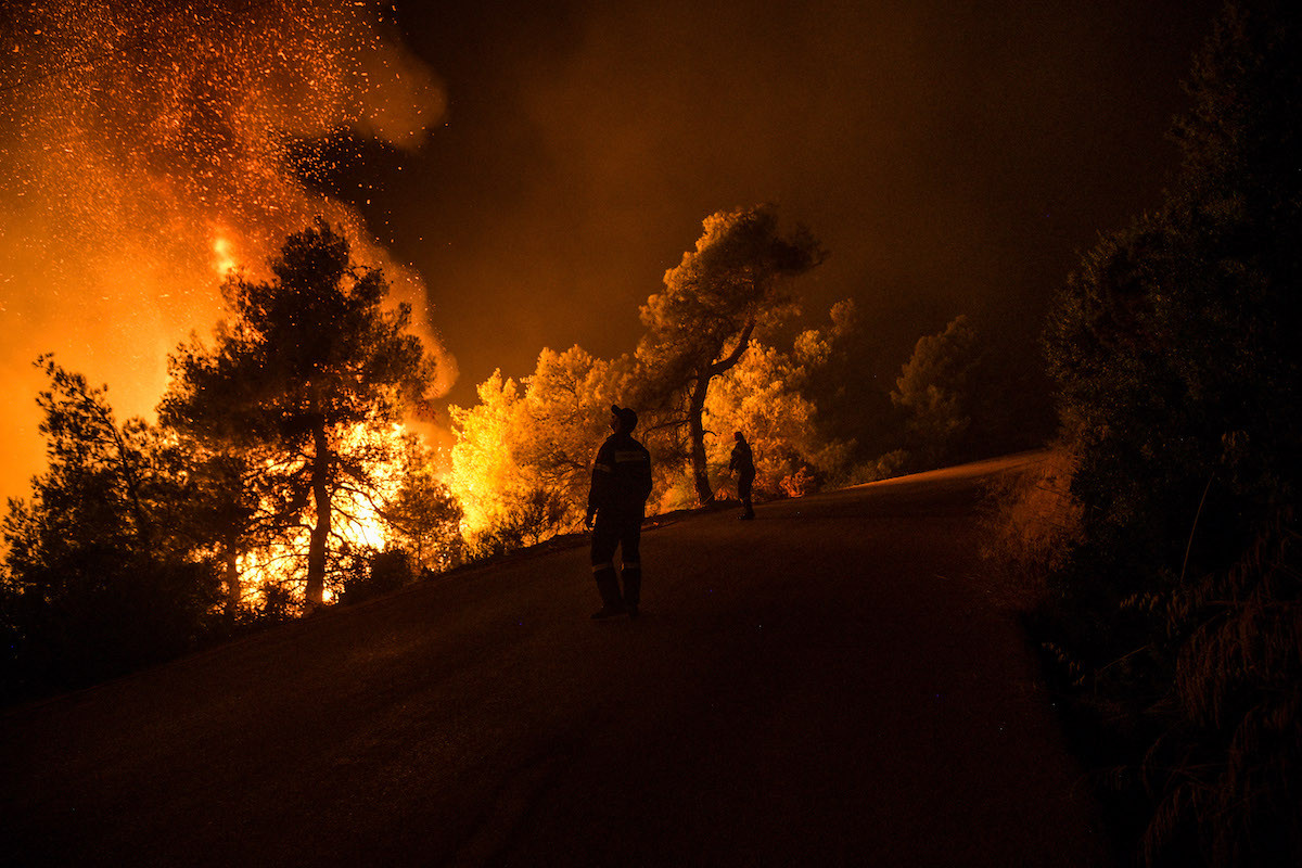 Συναγερμός για μεγάλη πυρκαγιά στο Άγιο Όρος
