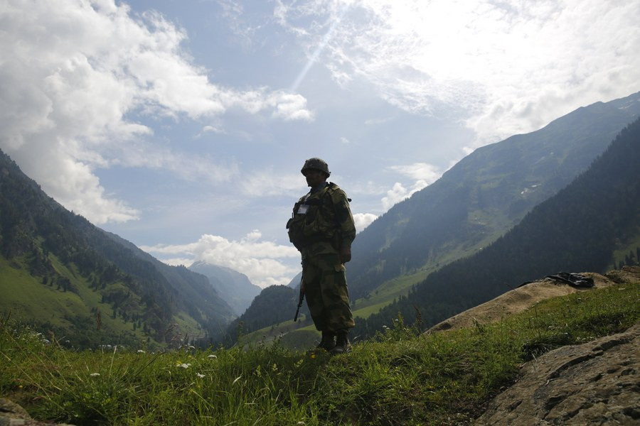Συγκρούσεις Ινδών και Κινέζων στρατιωτών με νεκρούς στα Ιμαλάια