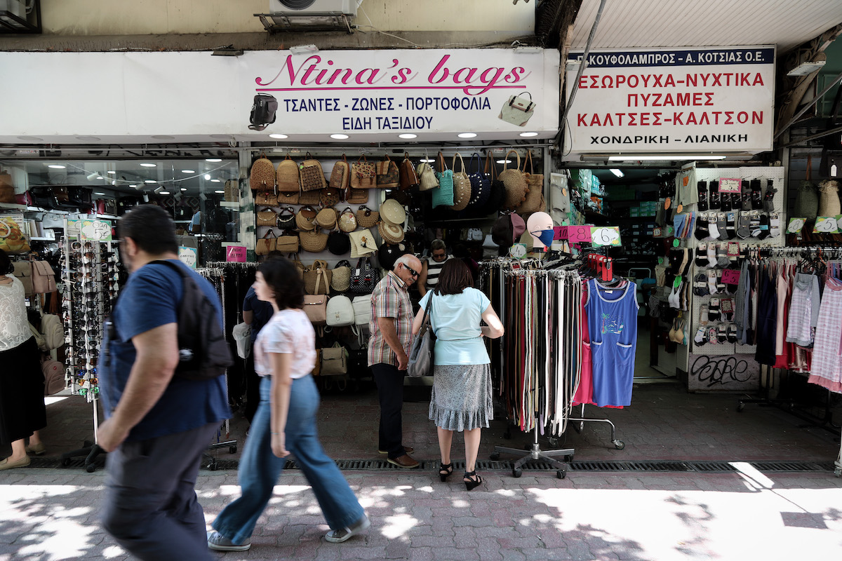 Η κυβέρνηση ΝΔ εξοβελίζει την απασχόληση, στραγγαλίζει τις μικρές επιχειρήσεις