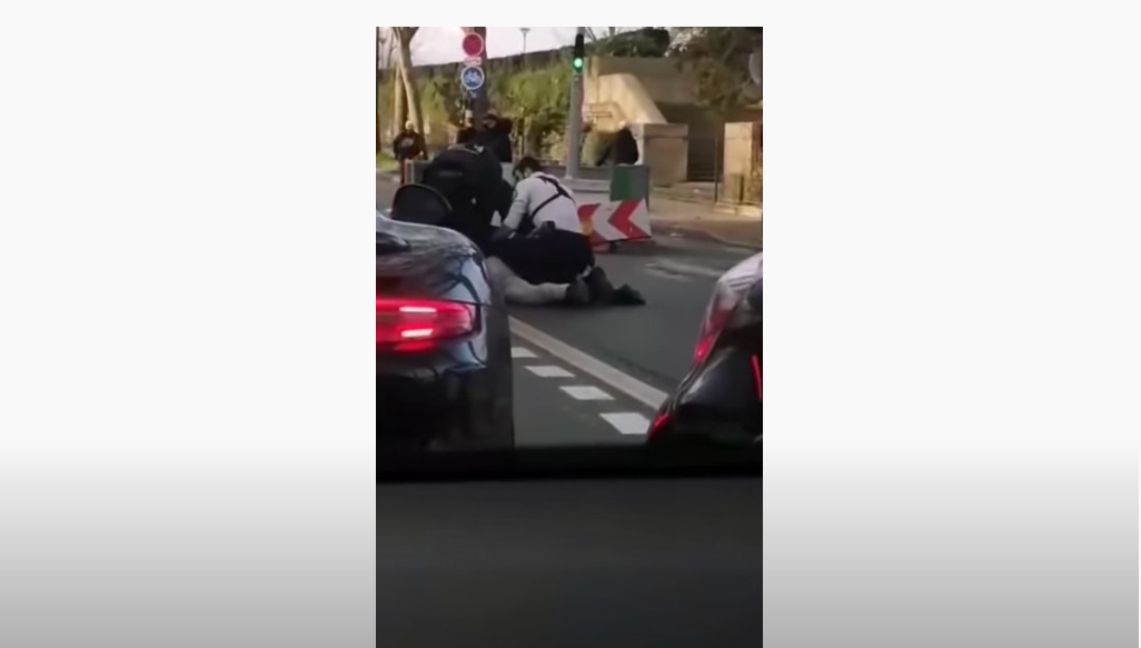 Περίπτωση Τζορτζ Φλόιντ στη Γαλλία: Σάλος από βίντεο θανάτου διανομέα σε αστυνομικό έλεγχο
