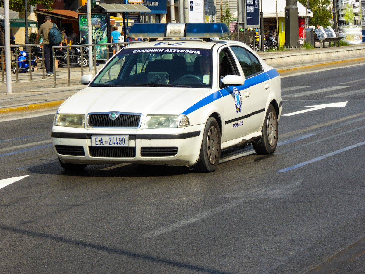 Απόπειρα αρπαγής ανηλίκου στον Πύργο από δύο άντρες σε βαν