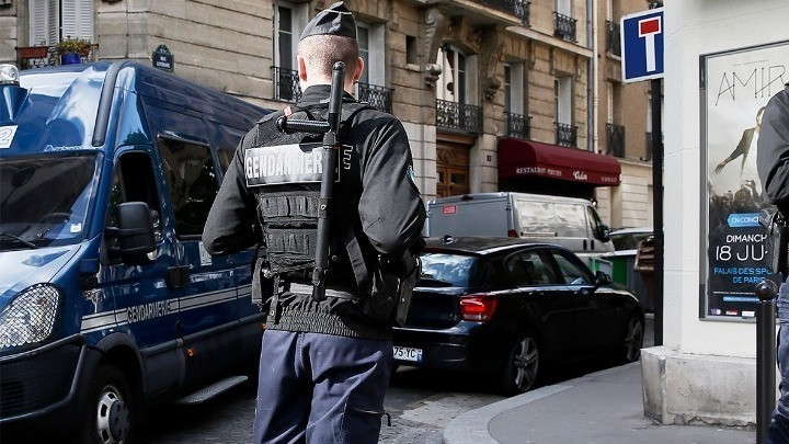 Αστυνομική επιχείρηση σε εμπορικό κέντρο στo Παρίσι